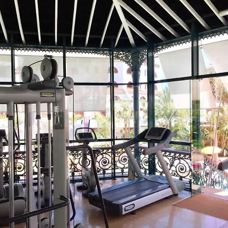 Penthouse At Park Santiago Iii 公寓 *